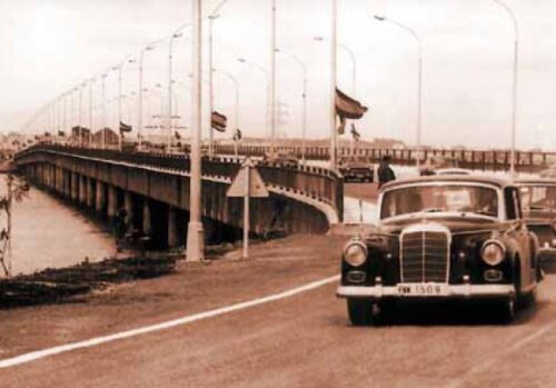 18-inauguracion-del-puente-sobre-el-rio-tinto-1969